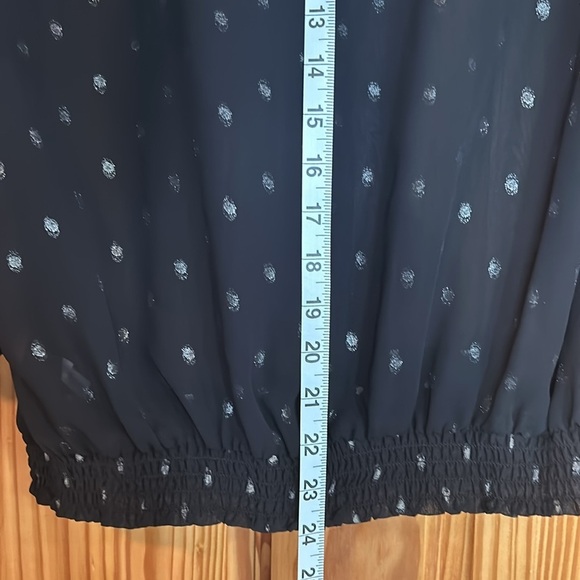 Limited blouse. Black with silver specs. Excellent condition. Women’s medium. - Picture 6 of 7